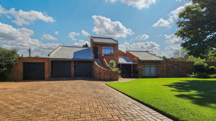 4 Bedroom Property for Sale in Vaalpark Free State